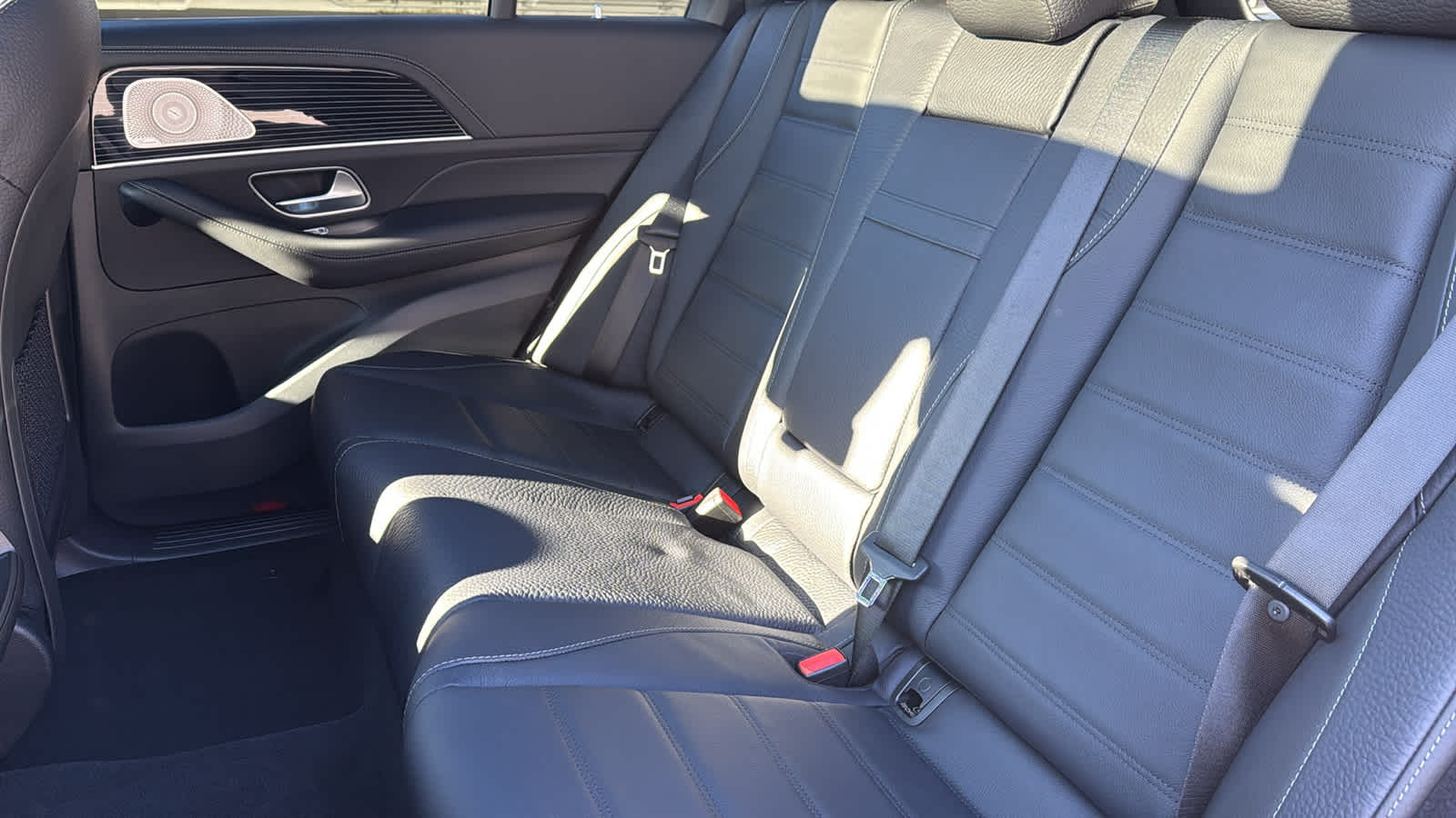 Thumbnail: 2026 Mercedes-Benz GLE - 32