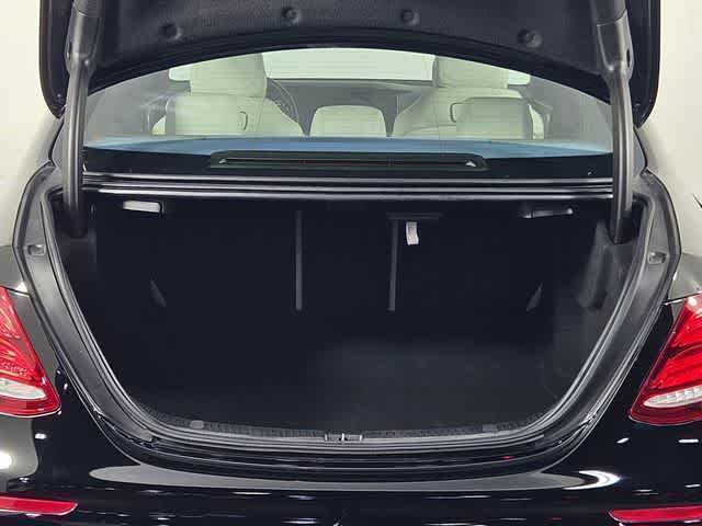 Thumbnail: 2018 Mercedes-Benz E-Class - 33