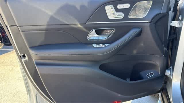 Thumbnail: 2025 Mercedes-Benz GLS - 14