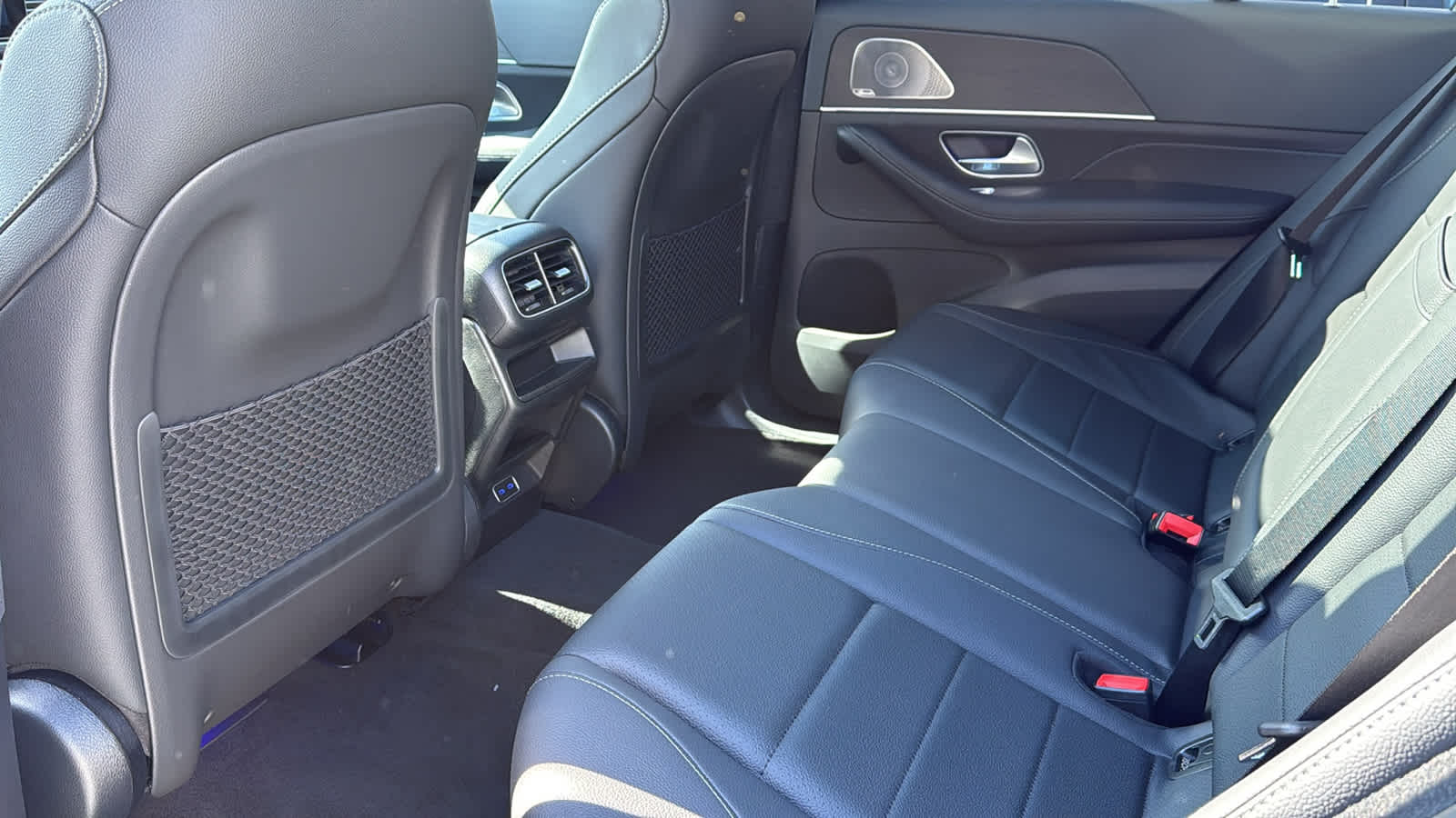 Thumbnail: 2026 Mercedes-Benz GLE - 31