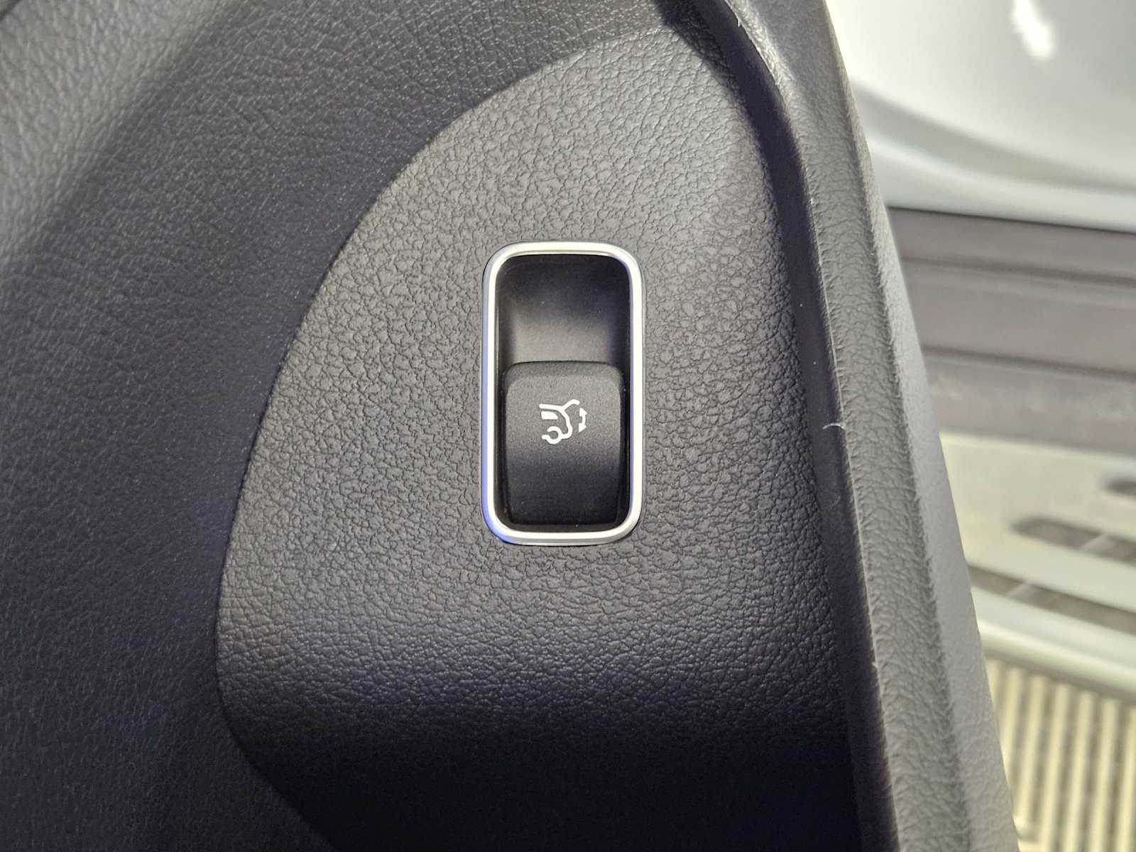 Thumbnail: 2025 Mercedes-Benz GLE - 38