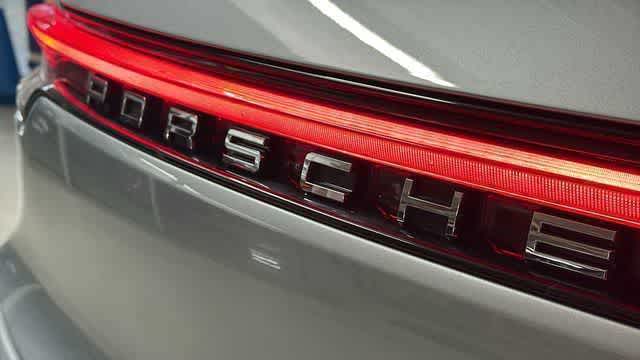 Thumbnail: 2021 Porsche Macan - 8
