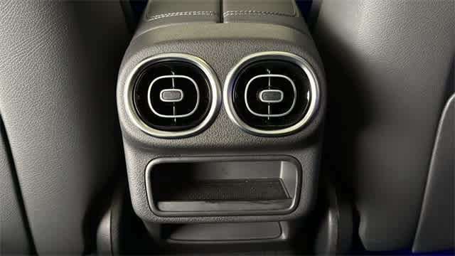 Thumbnail: 2025 Mercedes-Benz GLC - 17