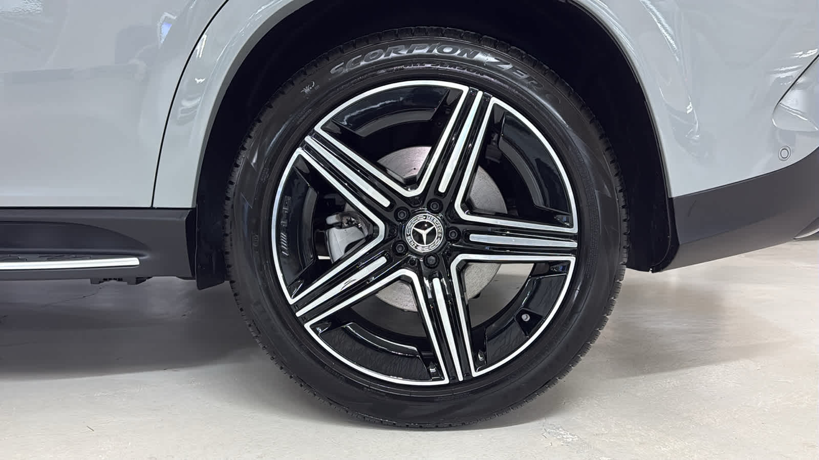 Thumbnail: 2026 Mercedes-Benz GLE - 12