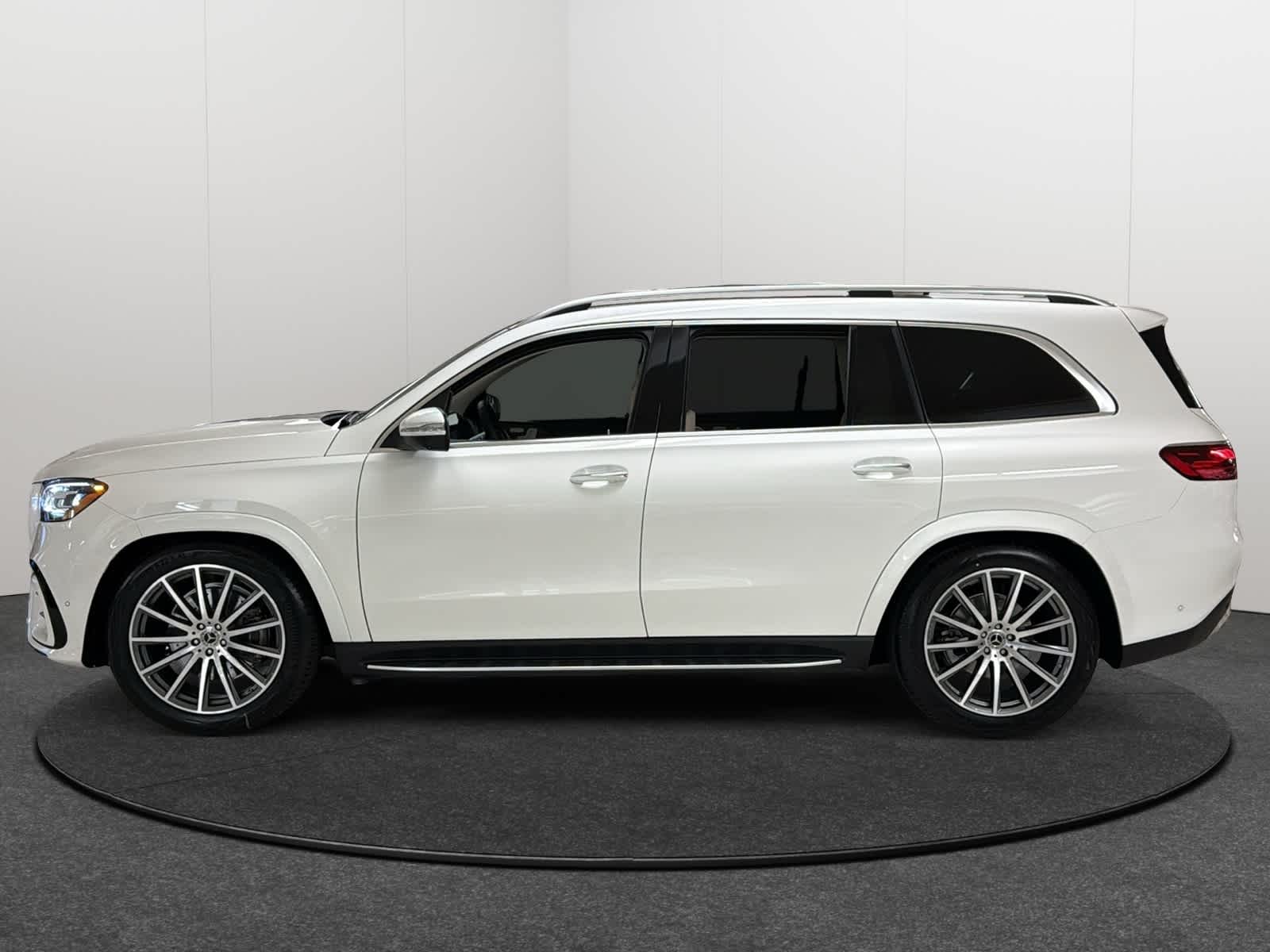 Thumbnail: 2026 Mercedes-Benz GLS - 3