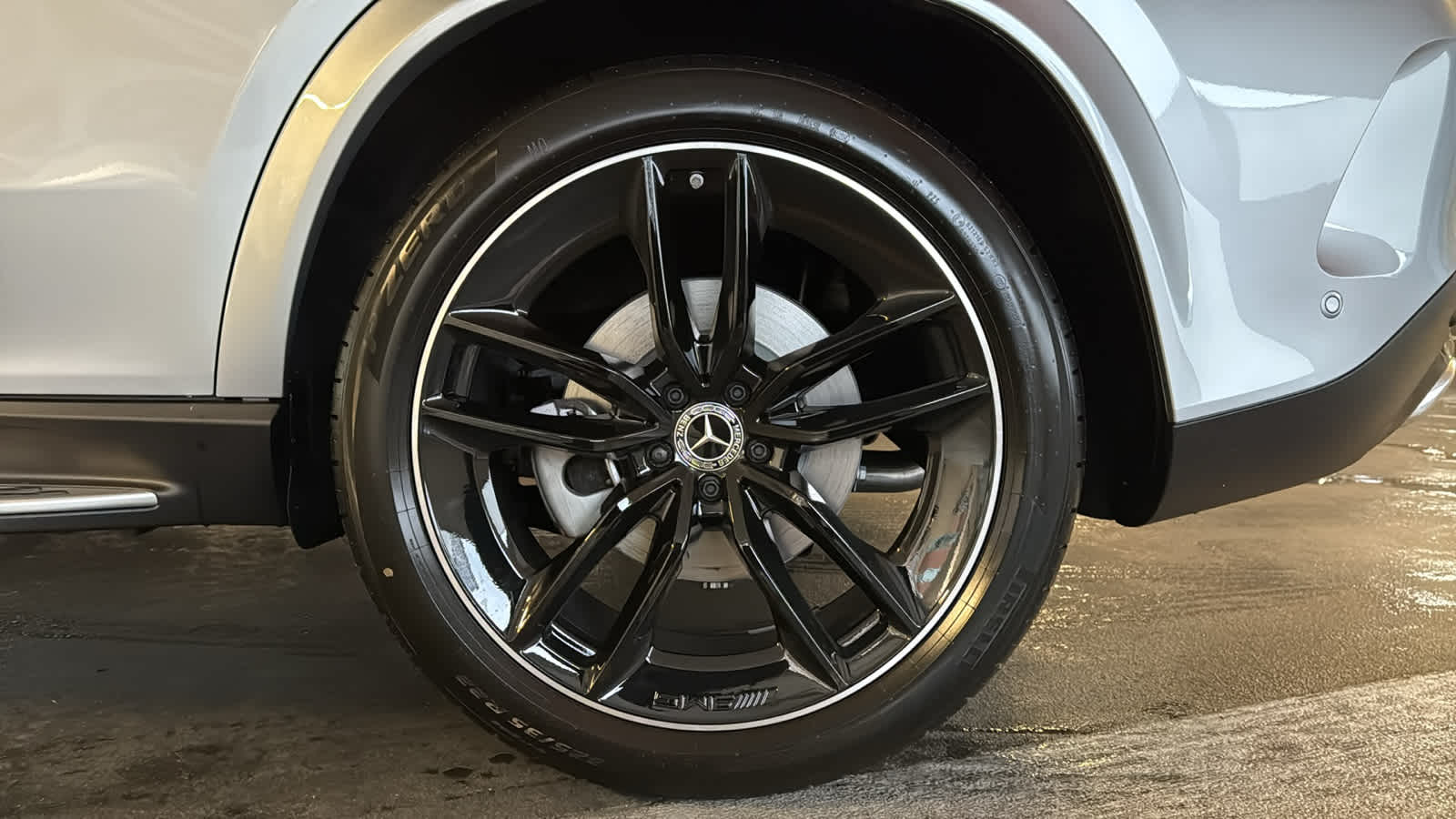 Thumbnail: 2026 Mercedes-Benz GLE - 12