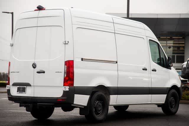 Thumbnail: 2025 Mercedes-Benz Sprinter - 11