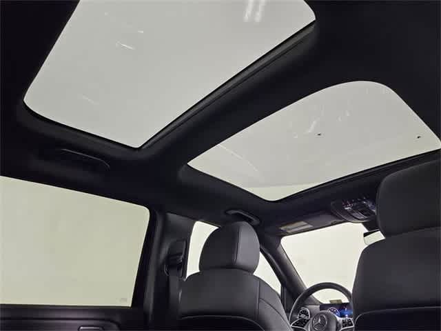 Thumbnail: 2025 Mercedes-Benz GLB - 43