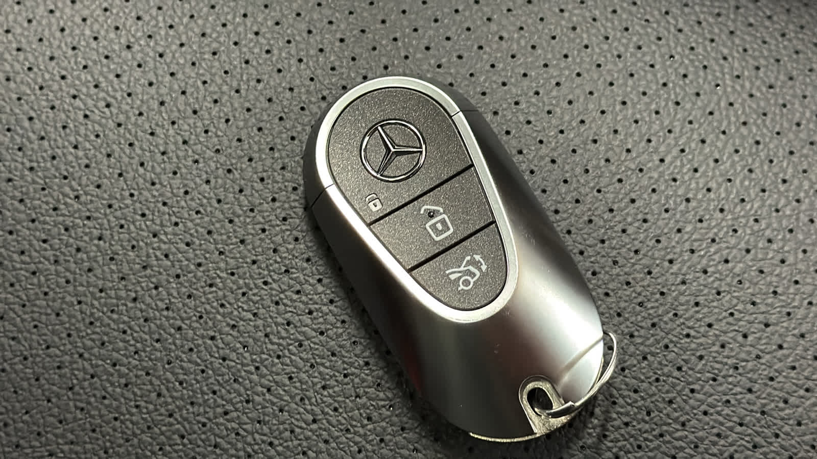 Thumbnail: 2026 Mercedes-Benz GLC - 37