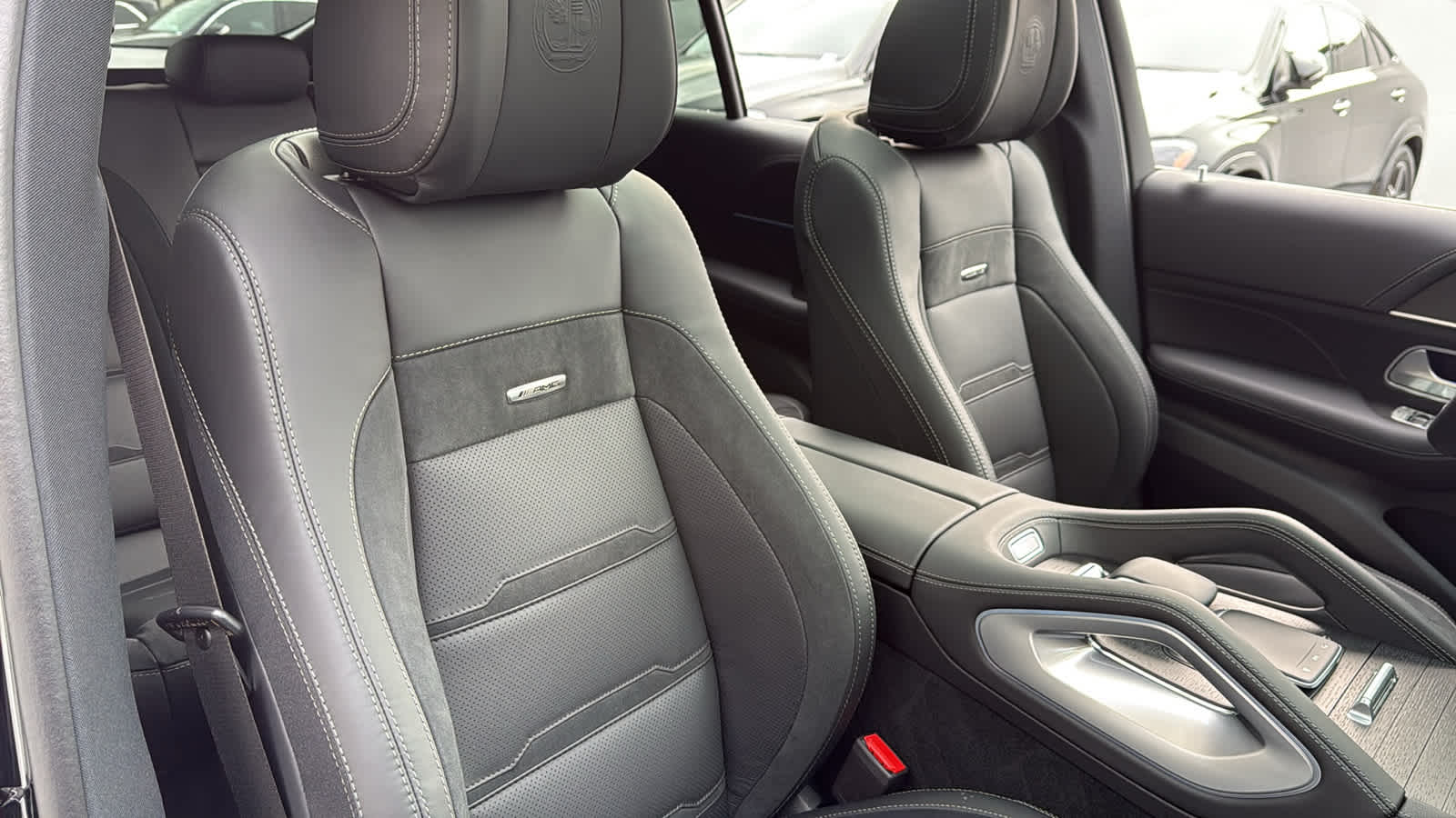 Thumbnail: 2026 Mercedes-Benz GLE - 32