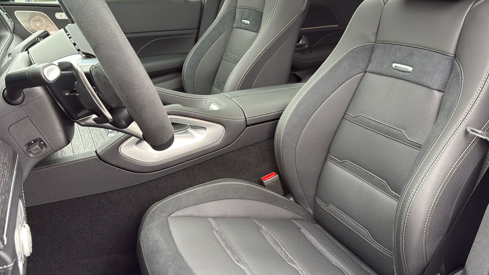 Thumbnail: 2026 Mercedes-Benz GLE - 28