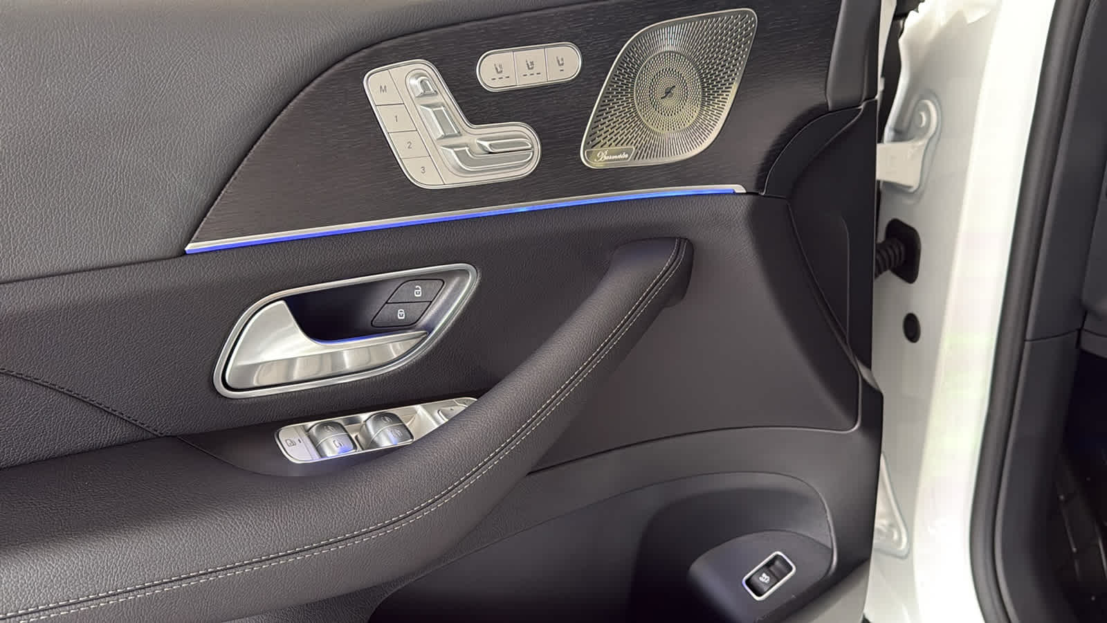 Thumbnail: 2026 Mercedes-Benz GLE - 16