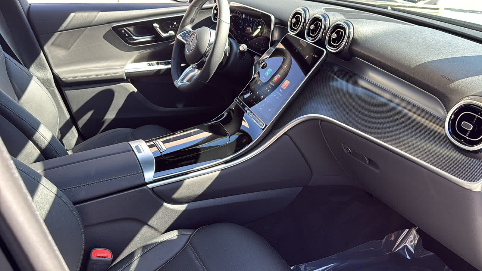 Thumbnail: 2026 Mercedes-Benz GLC - 37