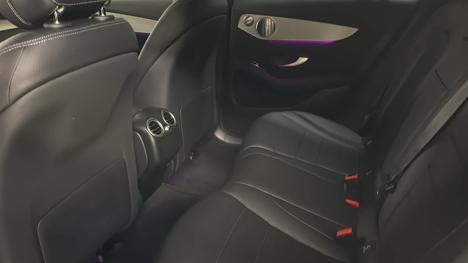 Thumbnail: 2023 Mercedes-Benz GLC - 31