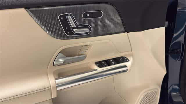 Thumbnail: 2022 Mercedes-Benz GLA - 18