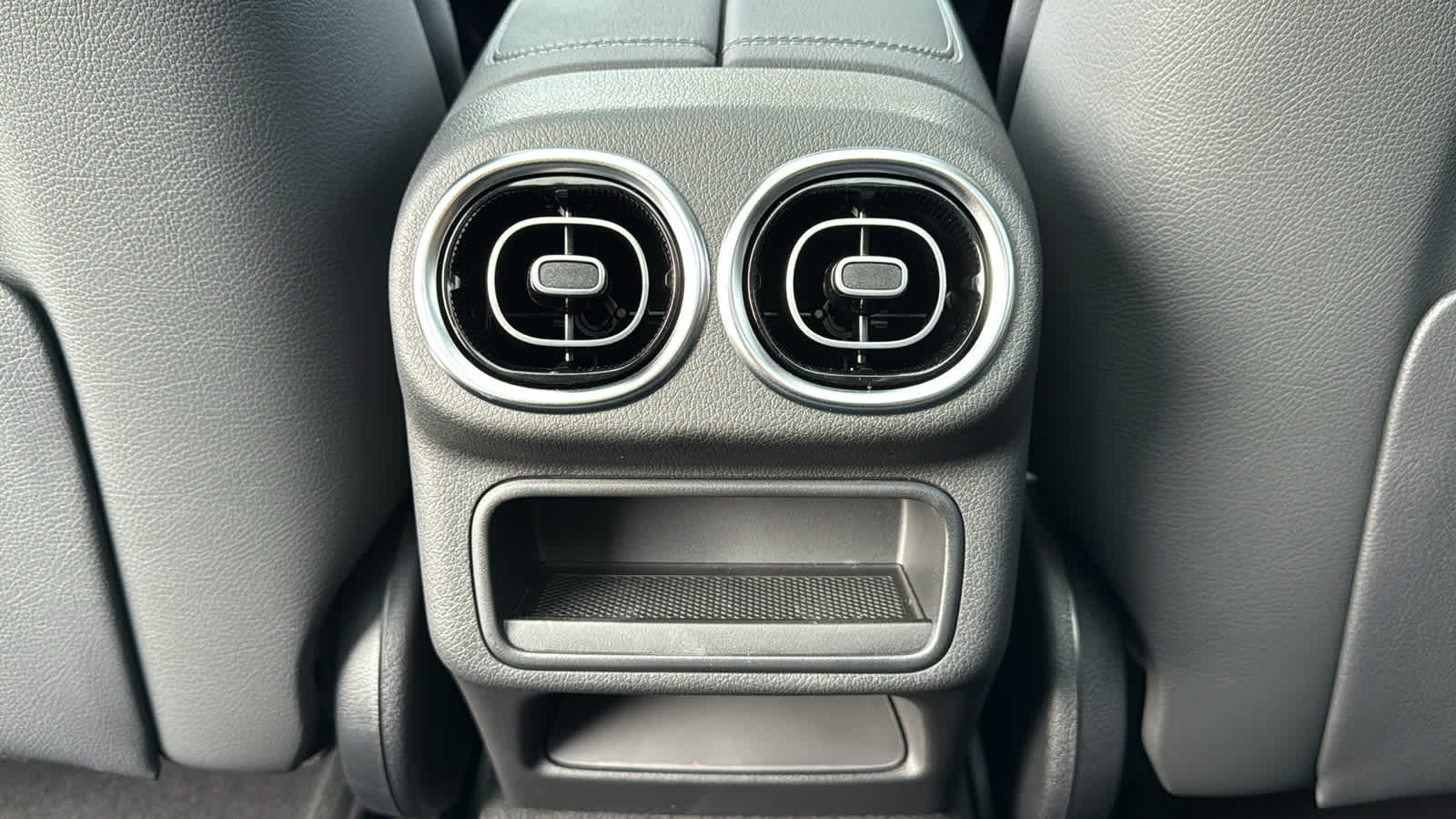 Thumbnail: 2025 Mercedes-Benz GLC - 27