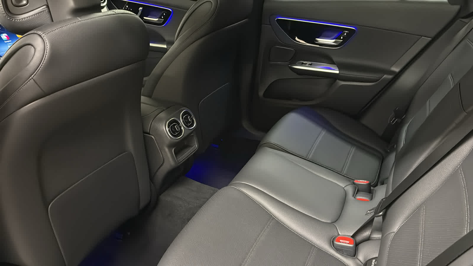 Thumbnail: 2026 Mercedes-Benz GLC - 32