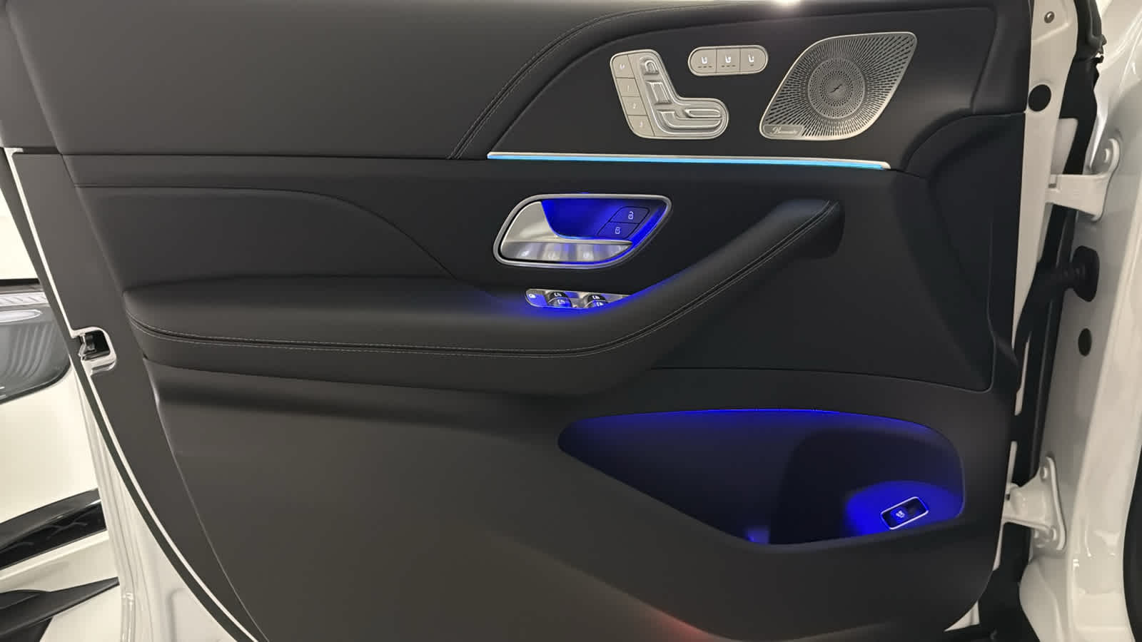 Thumbnail: 2026 Mercedes-Benz GLS - 14