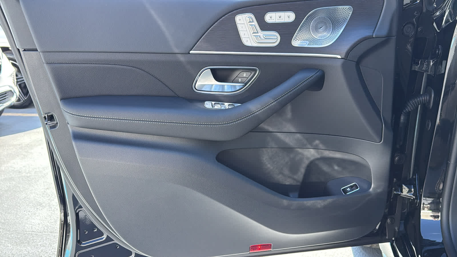 Thumbnail: 2026 Mercedes-Benz GLE - 15