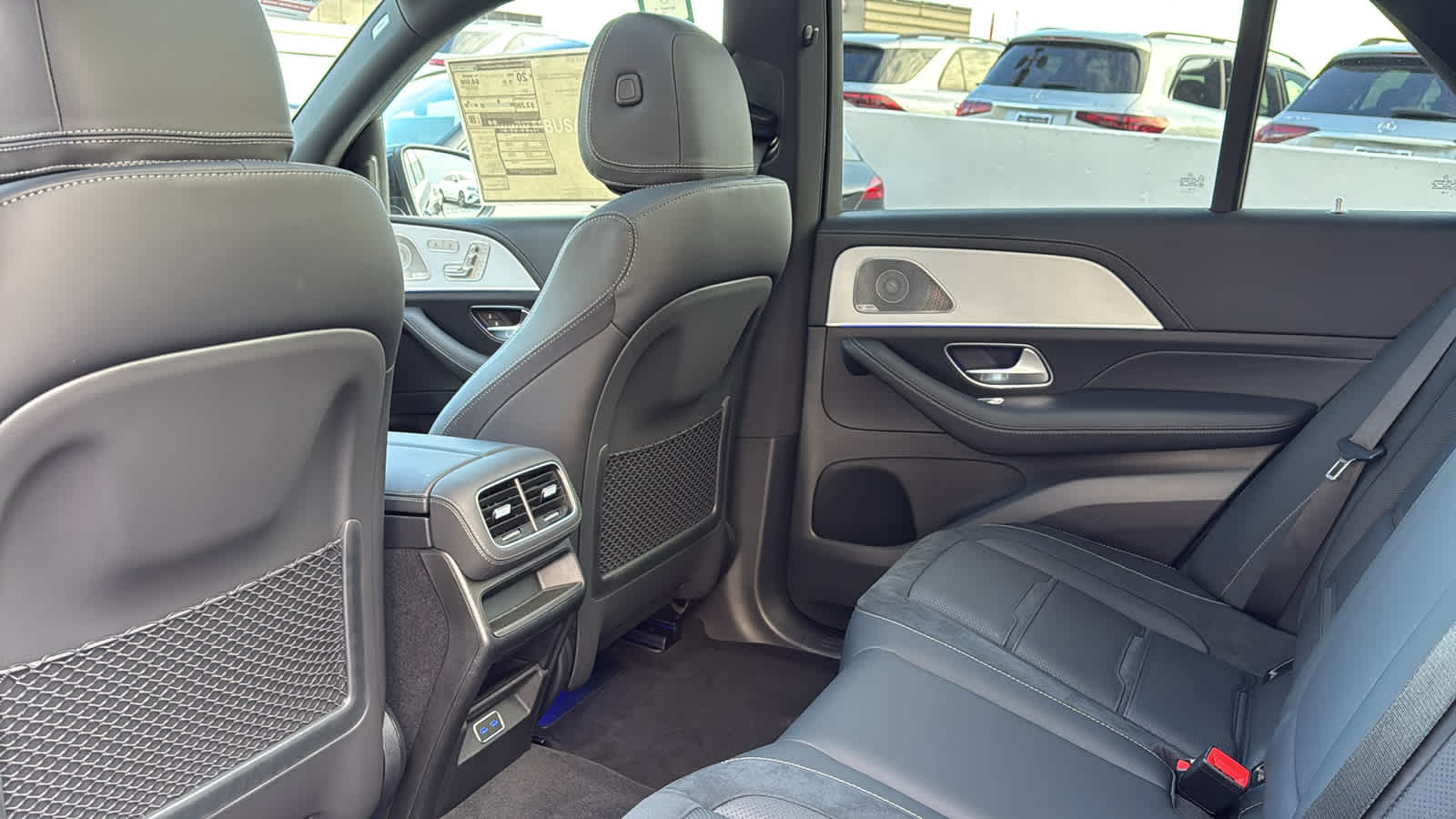 Thumbnail: 2025 Mercedes-Benz GLE - 30