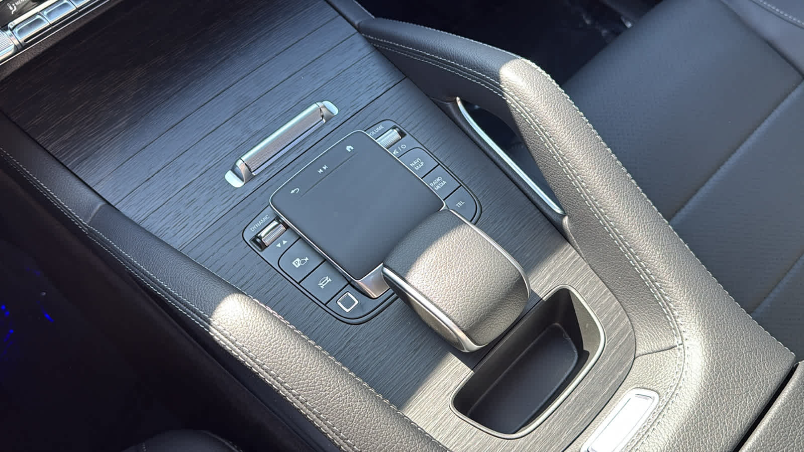 Thumbnail: 2026 Mercedes-Benz GLE - 24