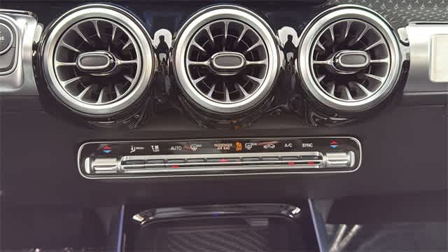 Thumbnail: 2025 Mercedes-Benz GLB - 28