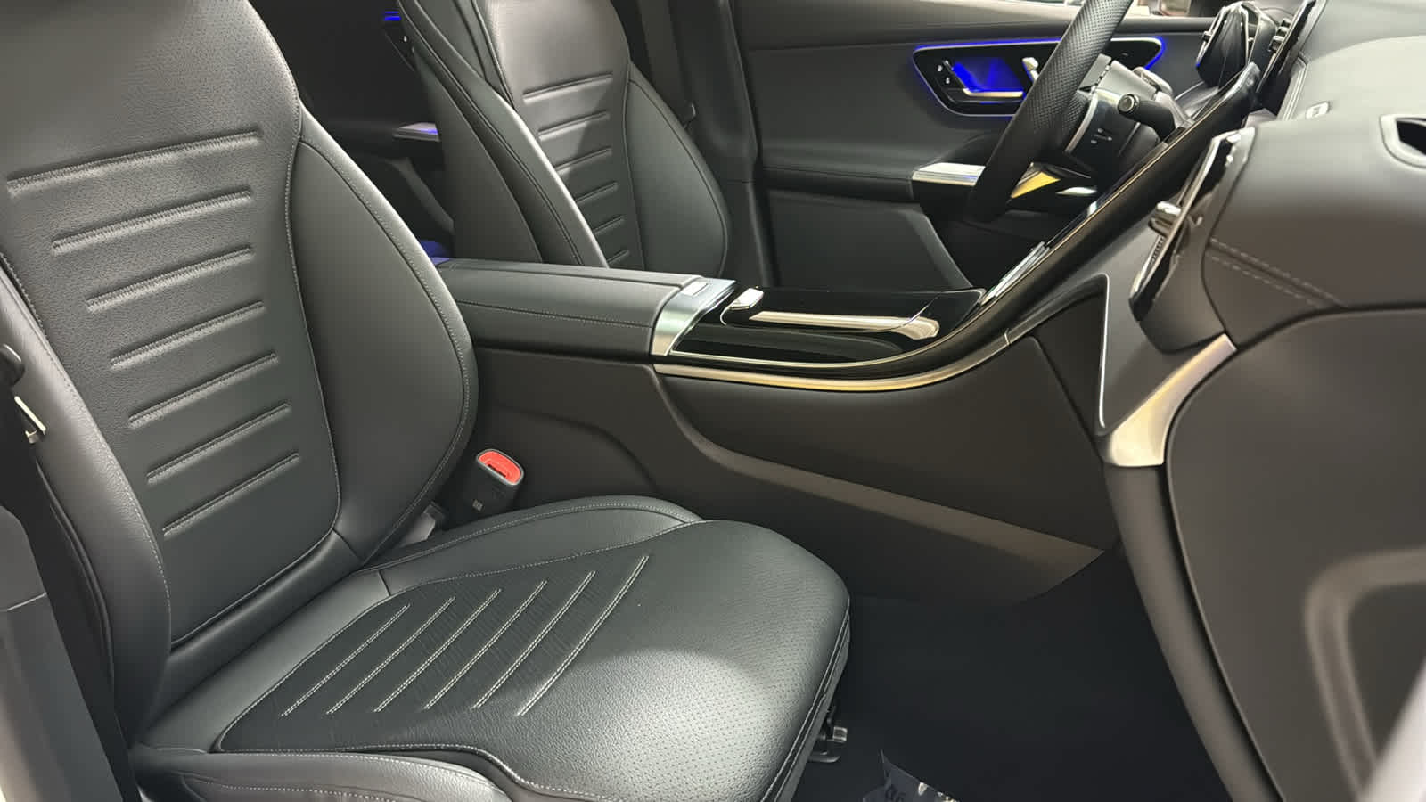 Thumbnail: 2026 Mercedes-Benz GLC - 35