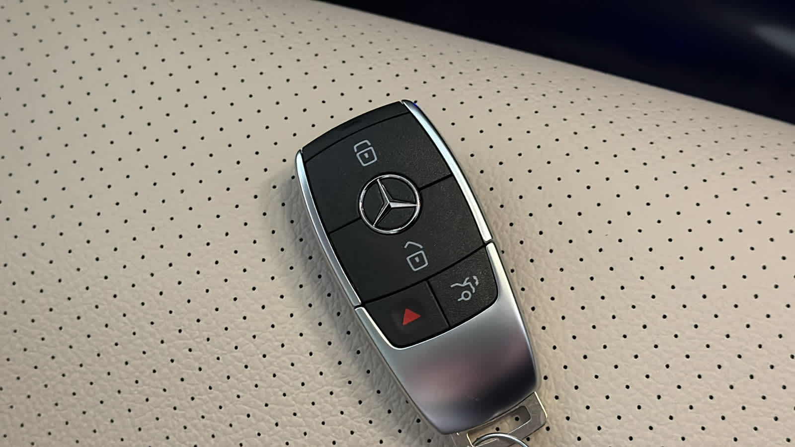 Thumbnail: 2026 Mercedes-Benz GLE - 39