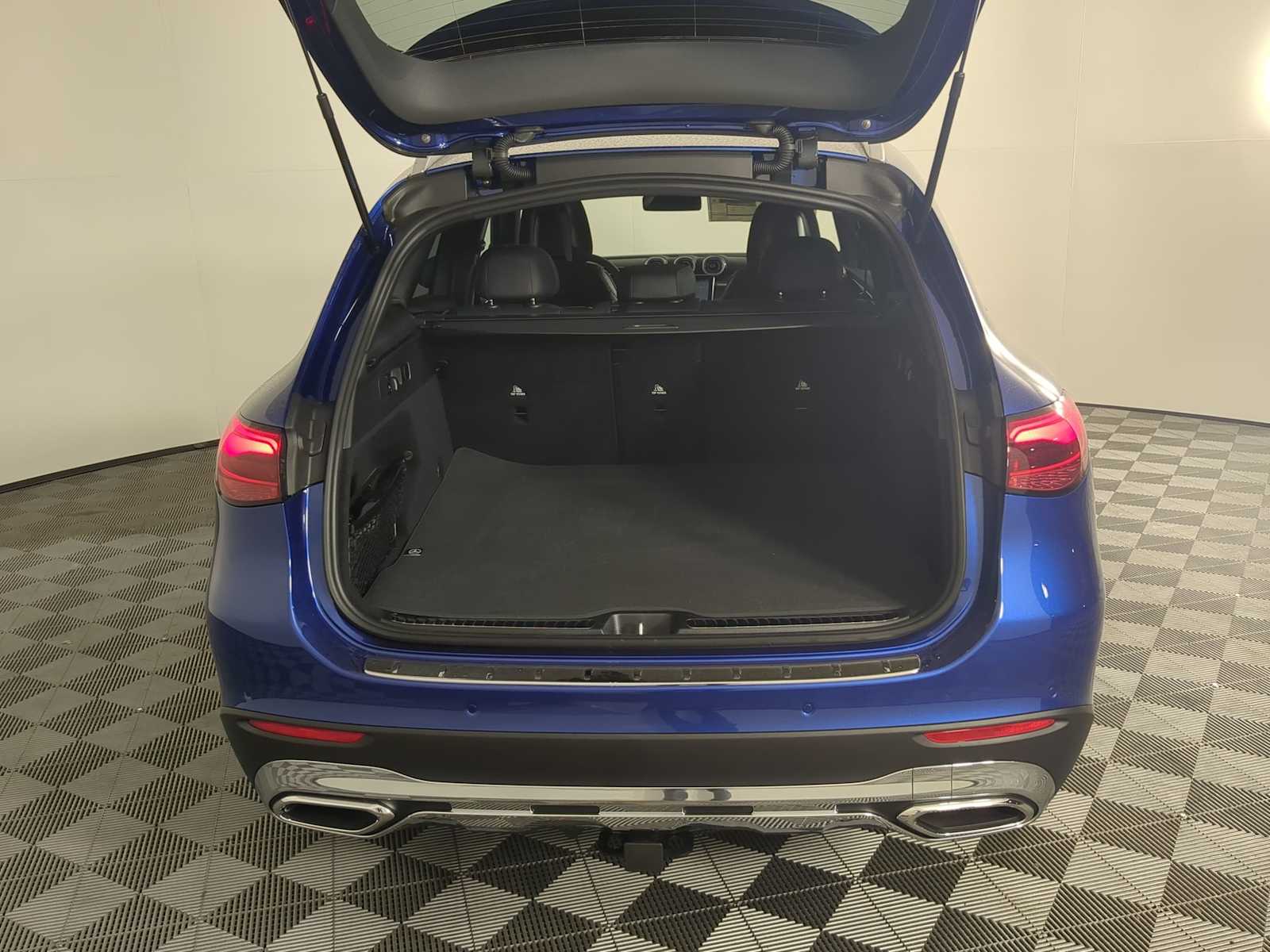 Thumbnail: 2026 Mercedes-Benz GLC - 38