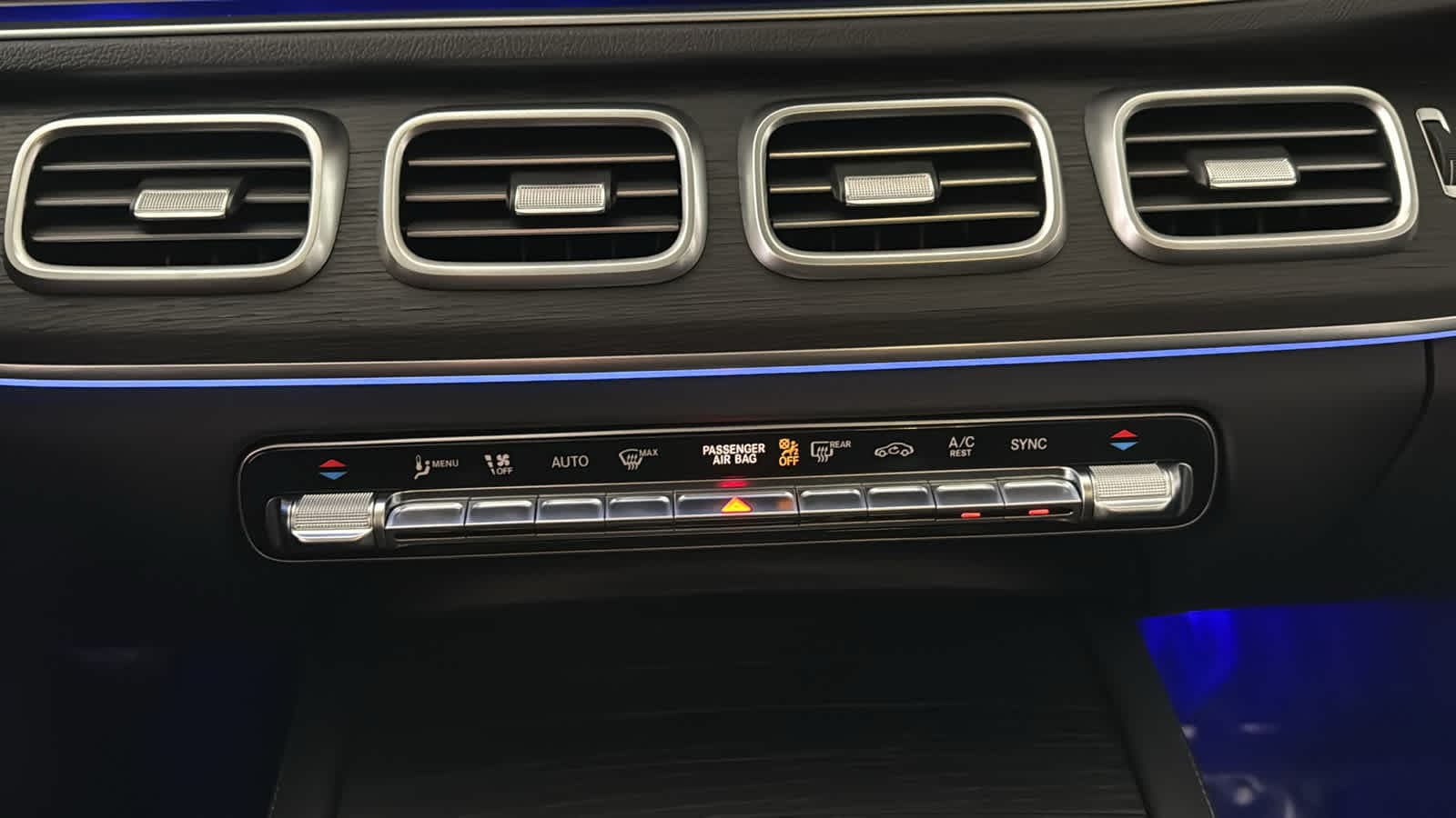 Thumbnail: 2026 Mercedes-Benz GLE - 24