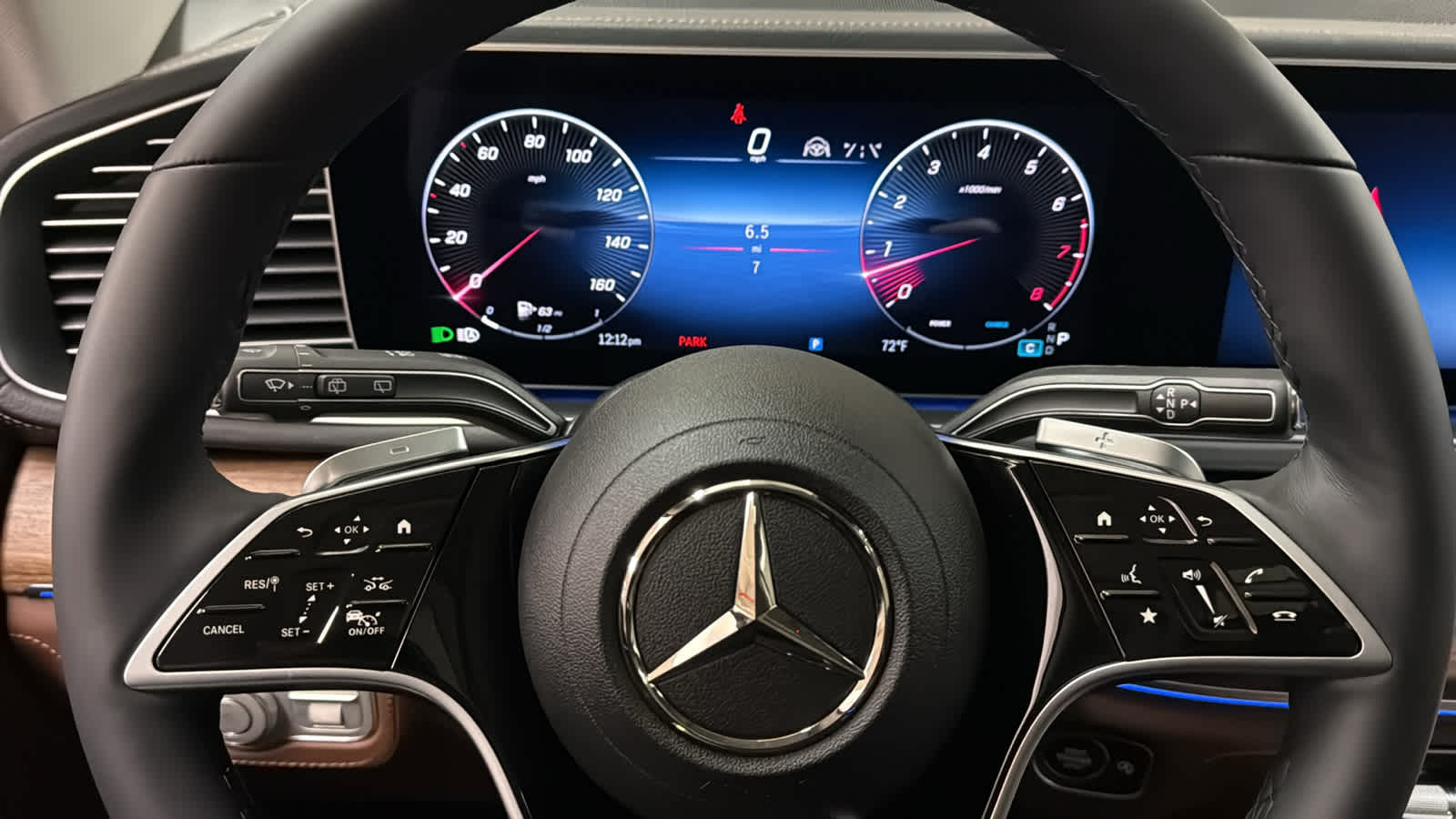Thumbnail: 2026 Mercedes-Benz GLE - 19