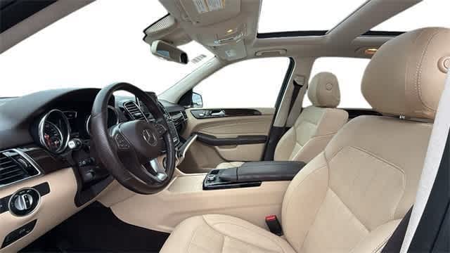 Thumbnail: 2017 Mercedes-Benz GLE - 2