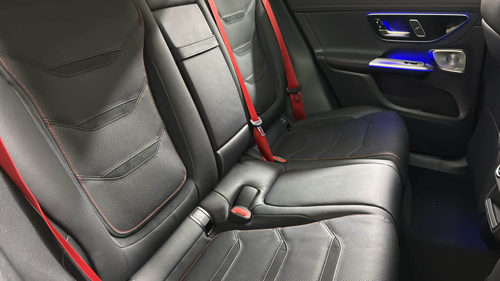 Thumbnail: 2026 Mercedes-Benz GLC - 35