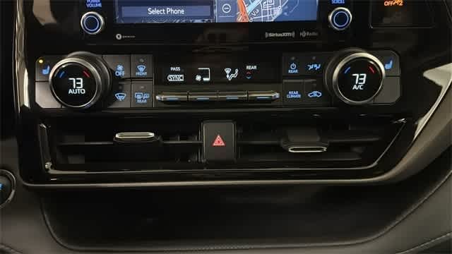 Thumbnail: 2022 Toyota Highlander - 21