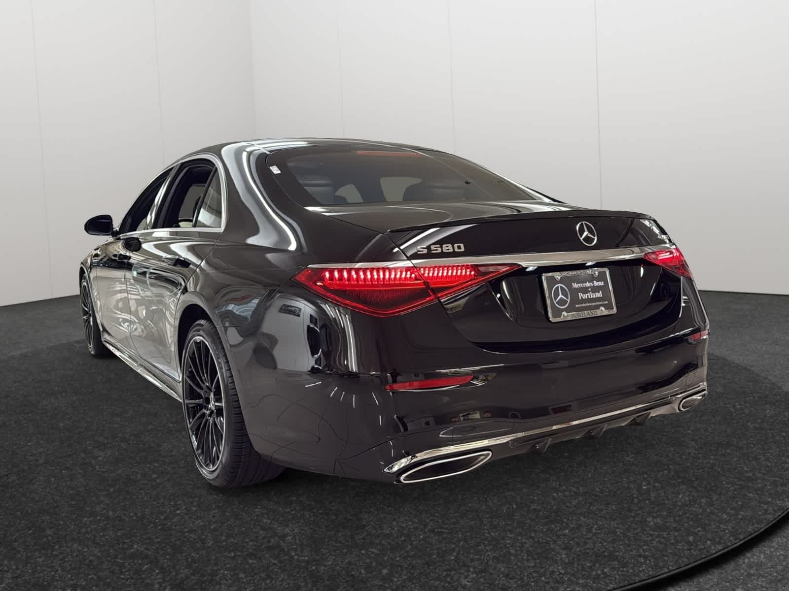 Thumbnail: 2026 Mercedes-Benz S-Class - 6