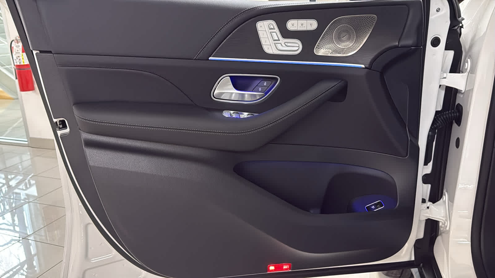 Thumbnail: 2026 Mercedes-Benz GLE - 13