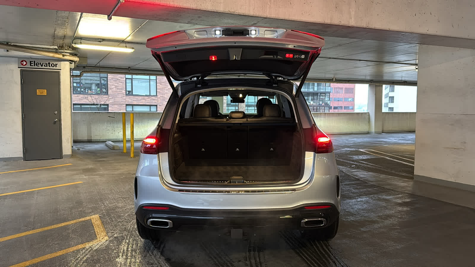 Thumbnail: 2026 Mercedes-Benz GLE - 8