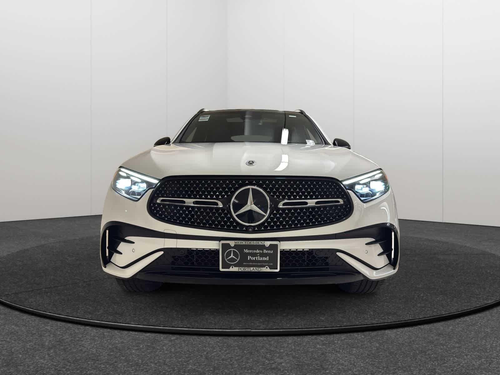 Thumbnail: 2023 Mercedes-Benz GLC - 2