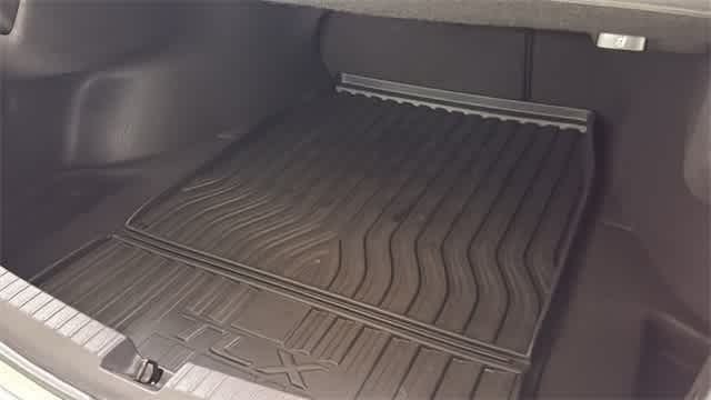 Thumbnail: 2015 Acura TLX - 31