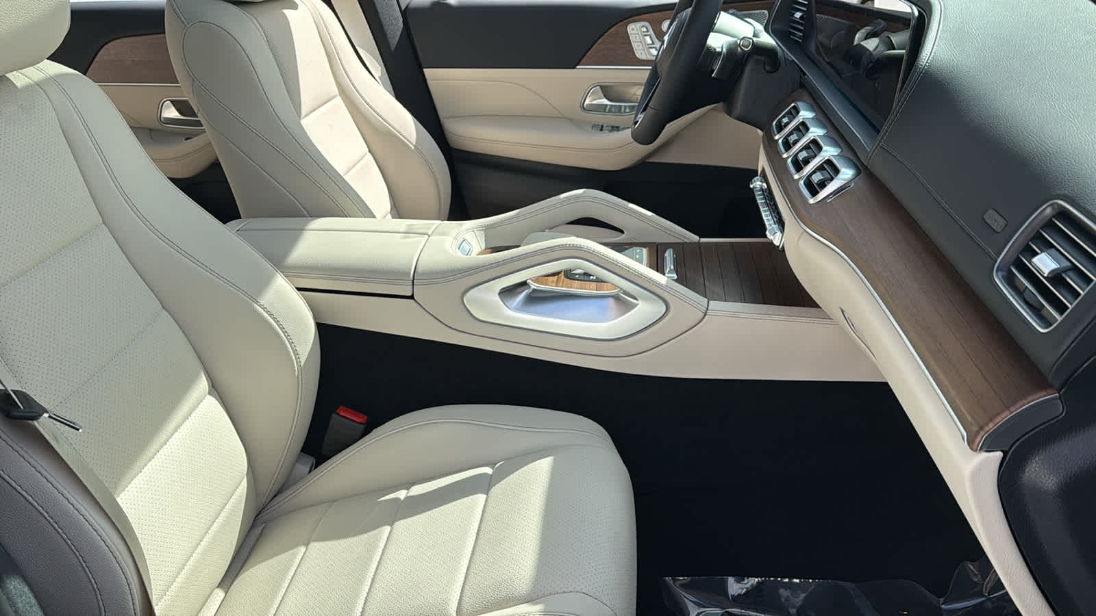 Thumbnail: 2026 Mercedes-Benz GLE - 37