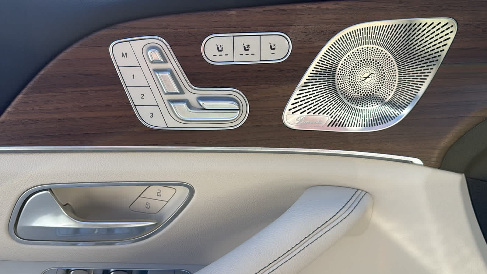 Thumbnail: 2026 Mercedes-Benz GLE - 18