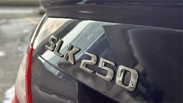 Thumbnail: 2015 Mercedes-Benz SLK - 9