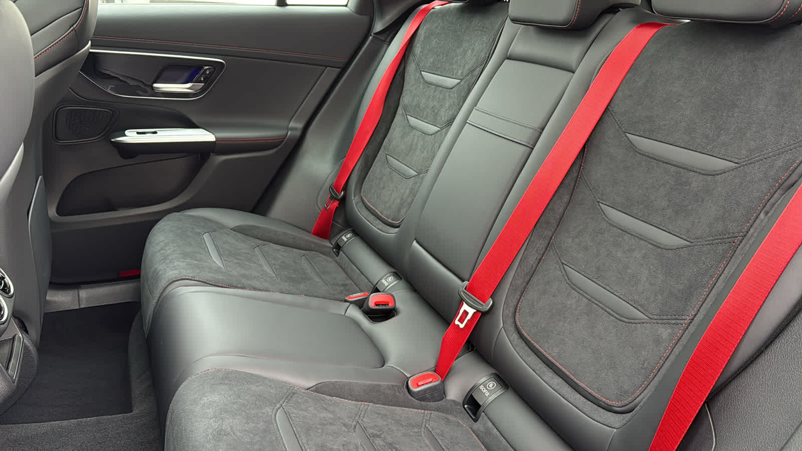 Thumbnail: 2026 Mercedes-Benz GLC - 33