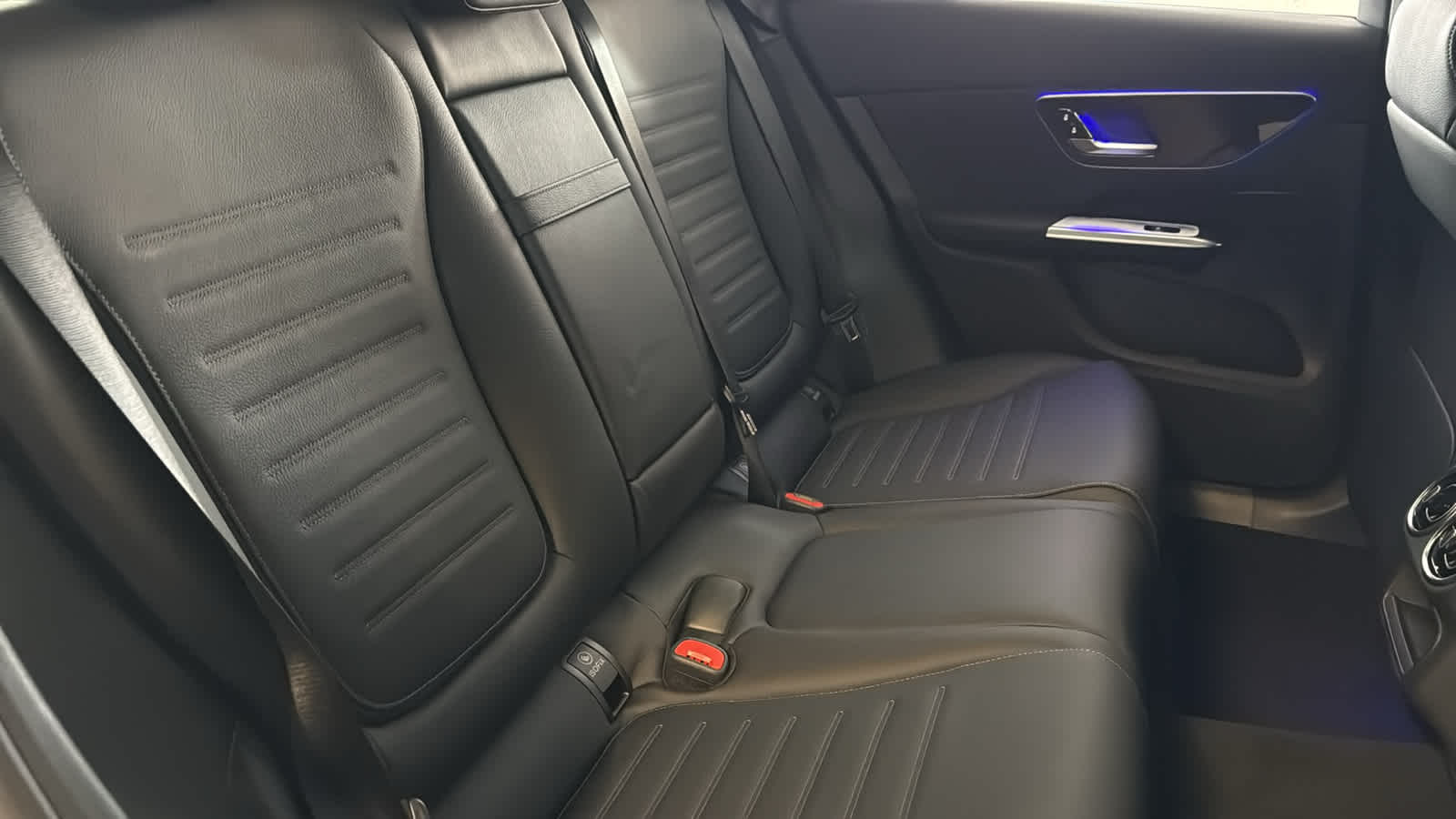 Thumbnail: 2026 Mercedes-Benz GLC - 34