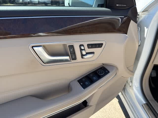 Thumbnail: 2014 Mercedes-Benz E-Class - 10