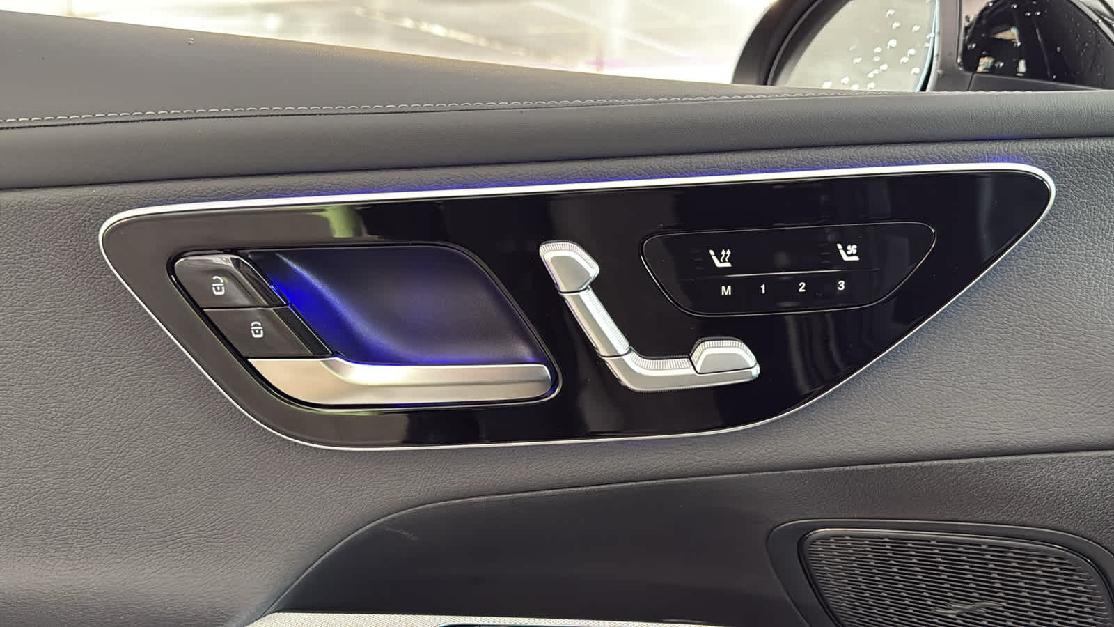 Thumbnail: 2026 Mercedes-Benz GLC - 15