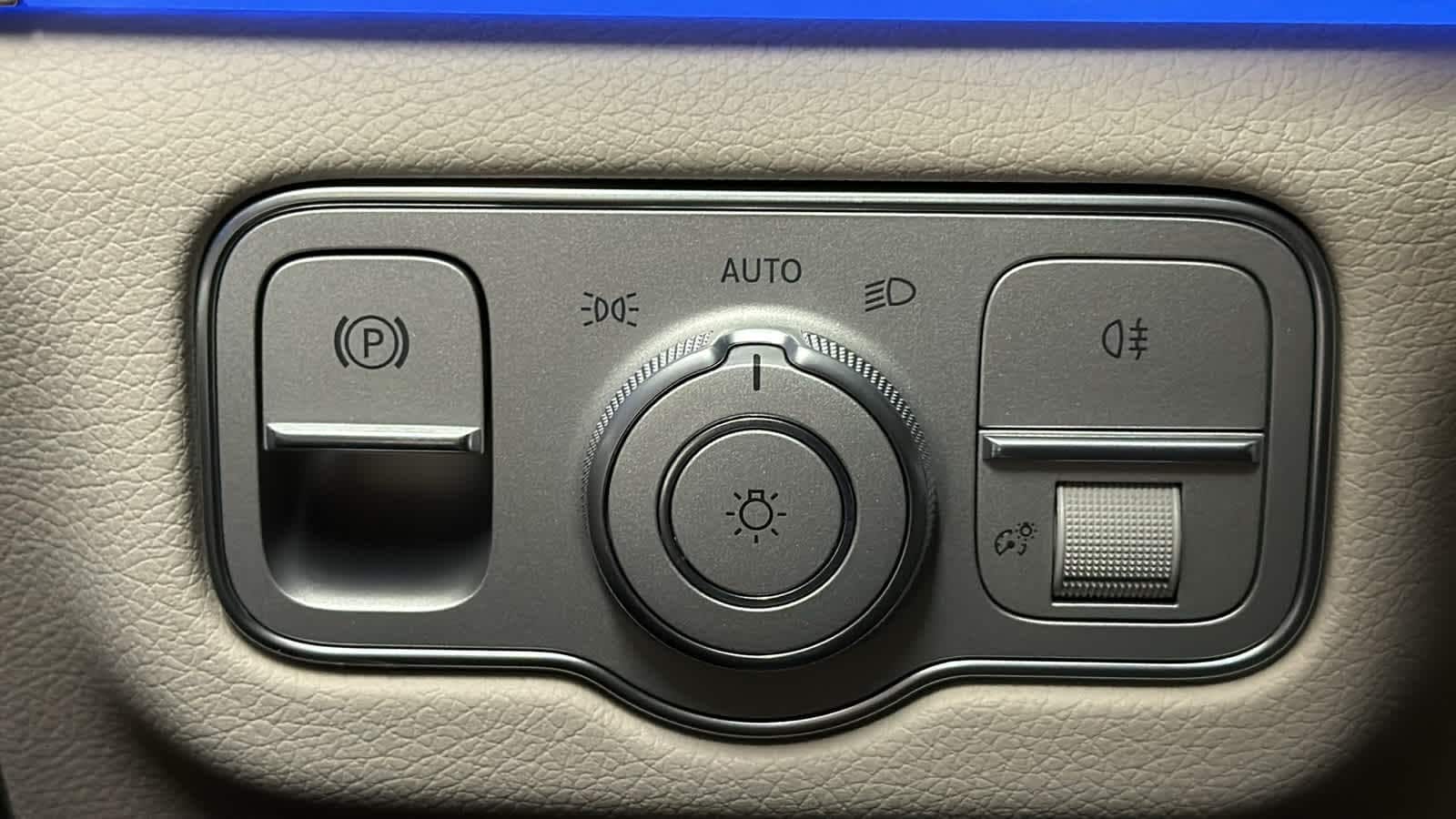 Thumbnail: 2026 Mercedes-Benz GLE - 18