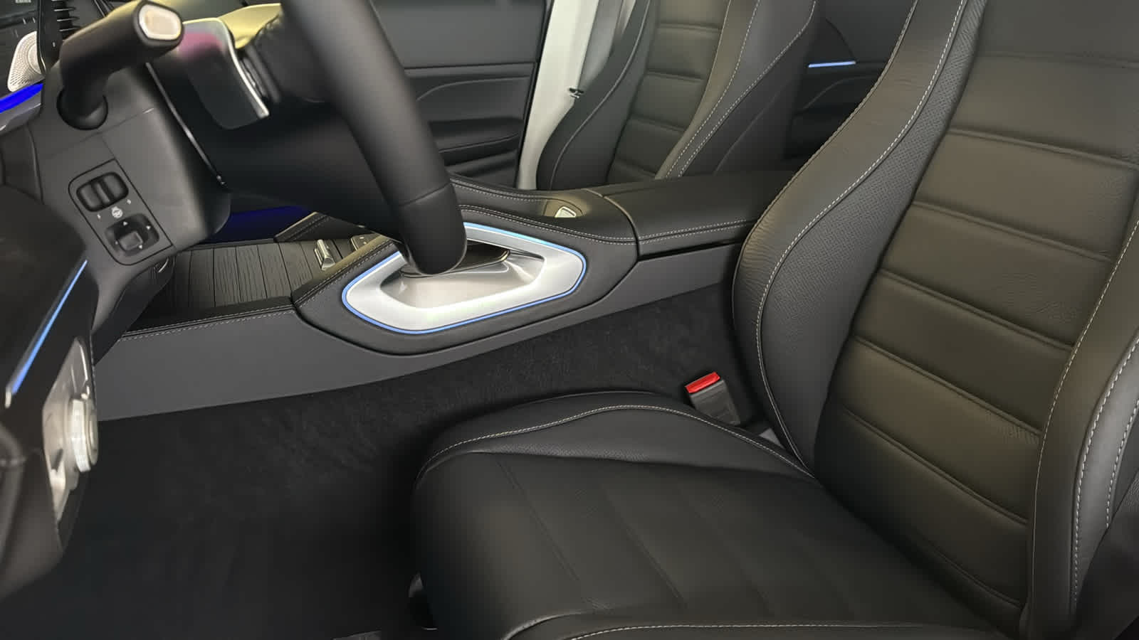 Thumbnail: 2026 Mercedes-Benz GLE - 28