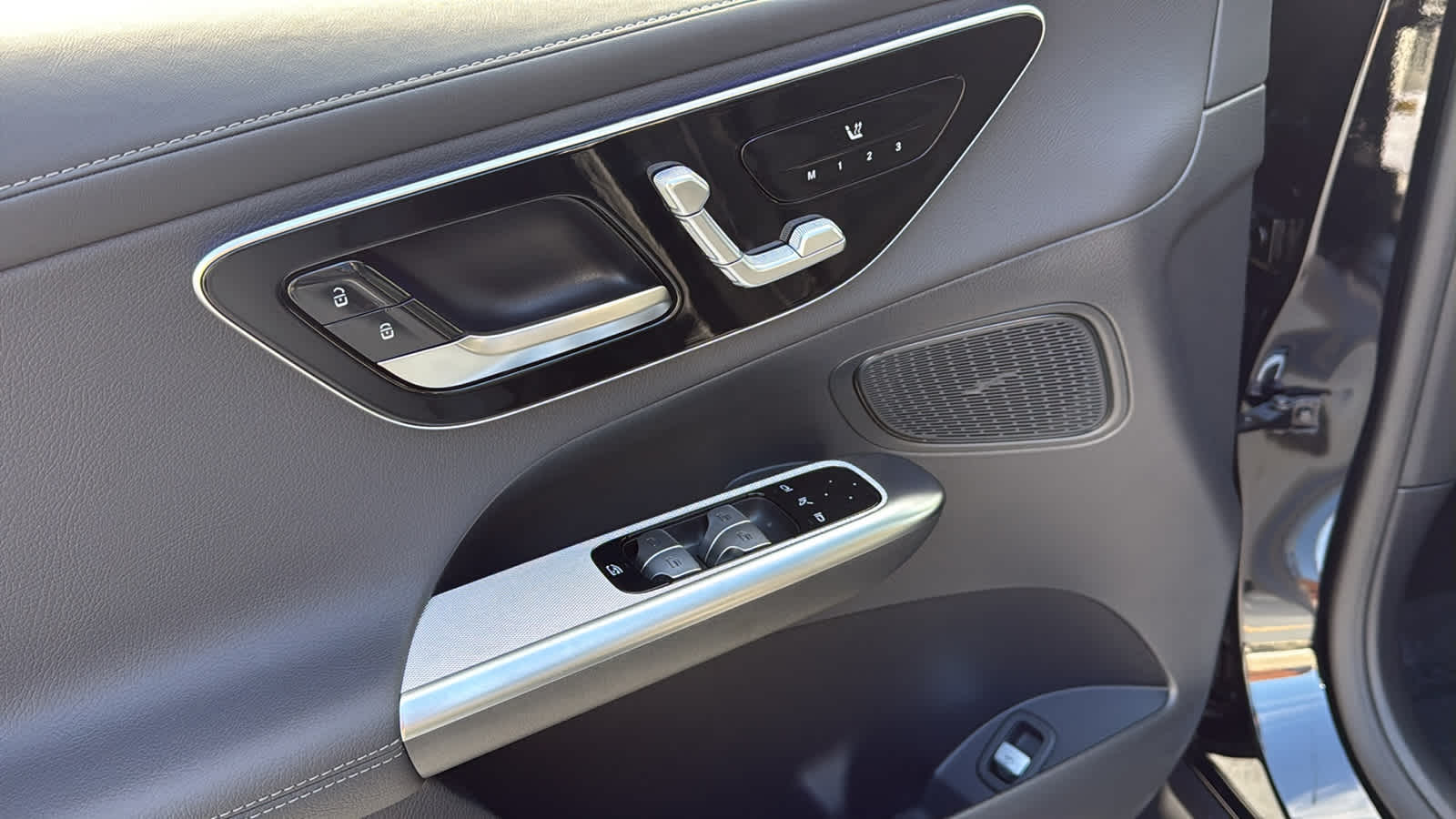 Thumbnail: 2026 Mercedes-Benz GLC - 17