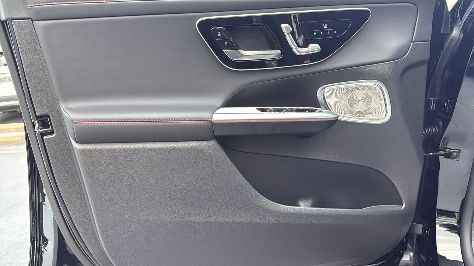 Thumbnail: 2026 Mercedes-Benz GLC - 15